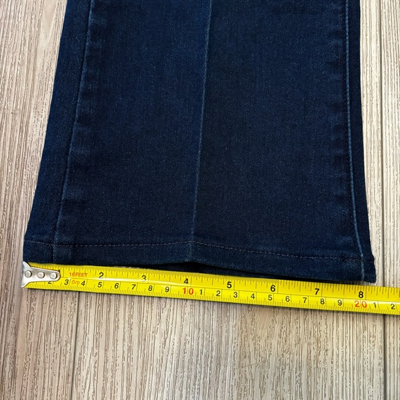 PAIGE Manhattan bootcut jeans, dark wash, mid rise, size 30x31 - Picture 8 of 10